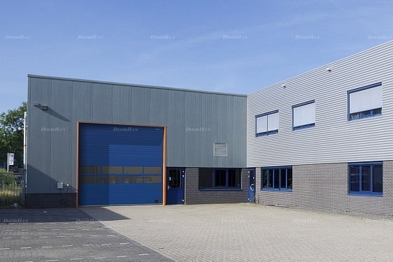 Промышленные ворота с панорамным остеклением Doorhan ISD02 (4400х4600)