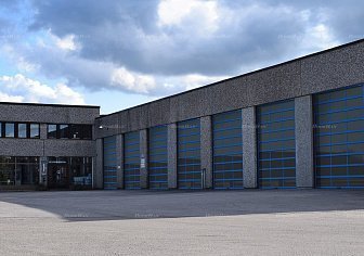 Промышленные ворота с панорамным остеклением Doorhan ISD02 (4200х3000)