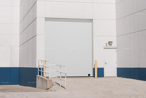Промышленные ворота с панорамным остеклением Doorhan ISD02 (5000х3600) - фото