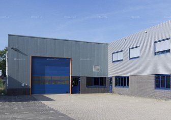 Промышленные ворота с панорамным остеклением Doorhan ISD02 (5000х4200)